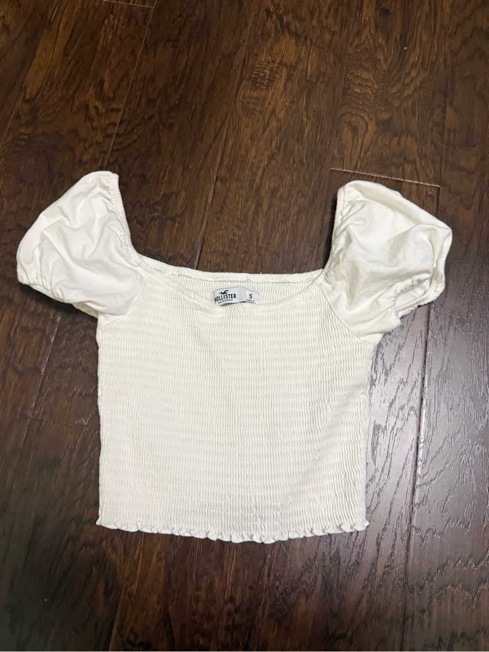 Hollister Off-White Smocked Puff Sleeve Crop Top